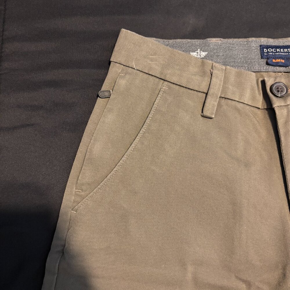 Dockers Pants 28x28 Slim Fit Workday Khaki Smart 360 Flex Dark Pebble/Brown - Picture 6 of 13